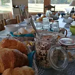 Maison La Vigne - Et D'hotes Bed & Breakfast